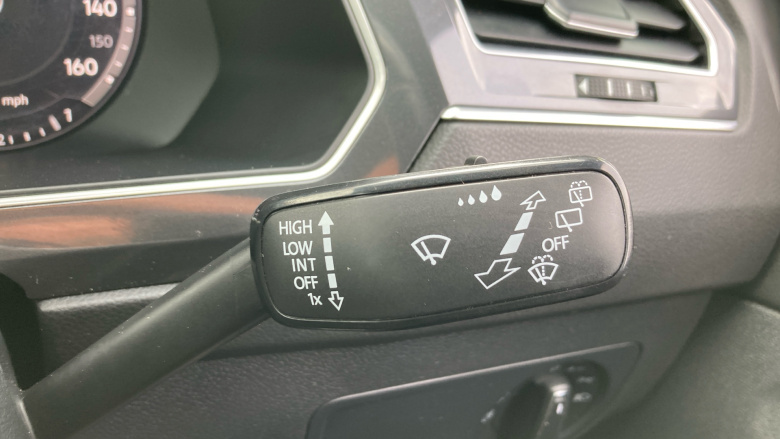 Volkswagen Tiguan 2.0 TDi 150 R-Line 5dr Diesel Estate